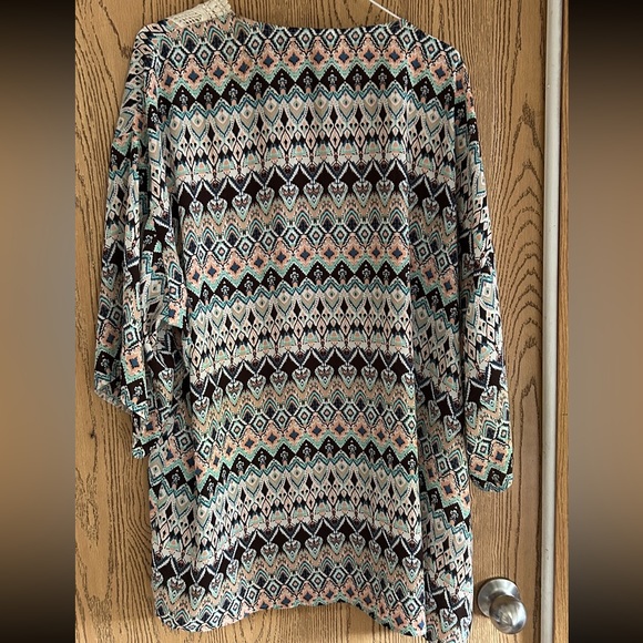 Xhilaration kimono/cover up in a size L/XL - Picture 4 of 4